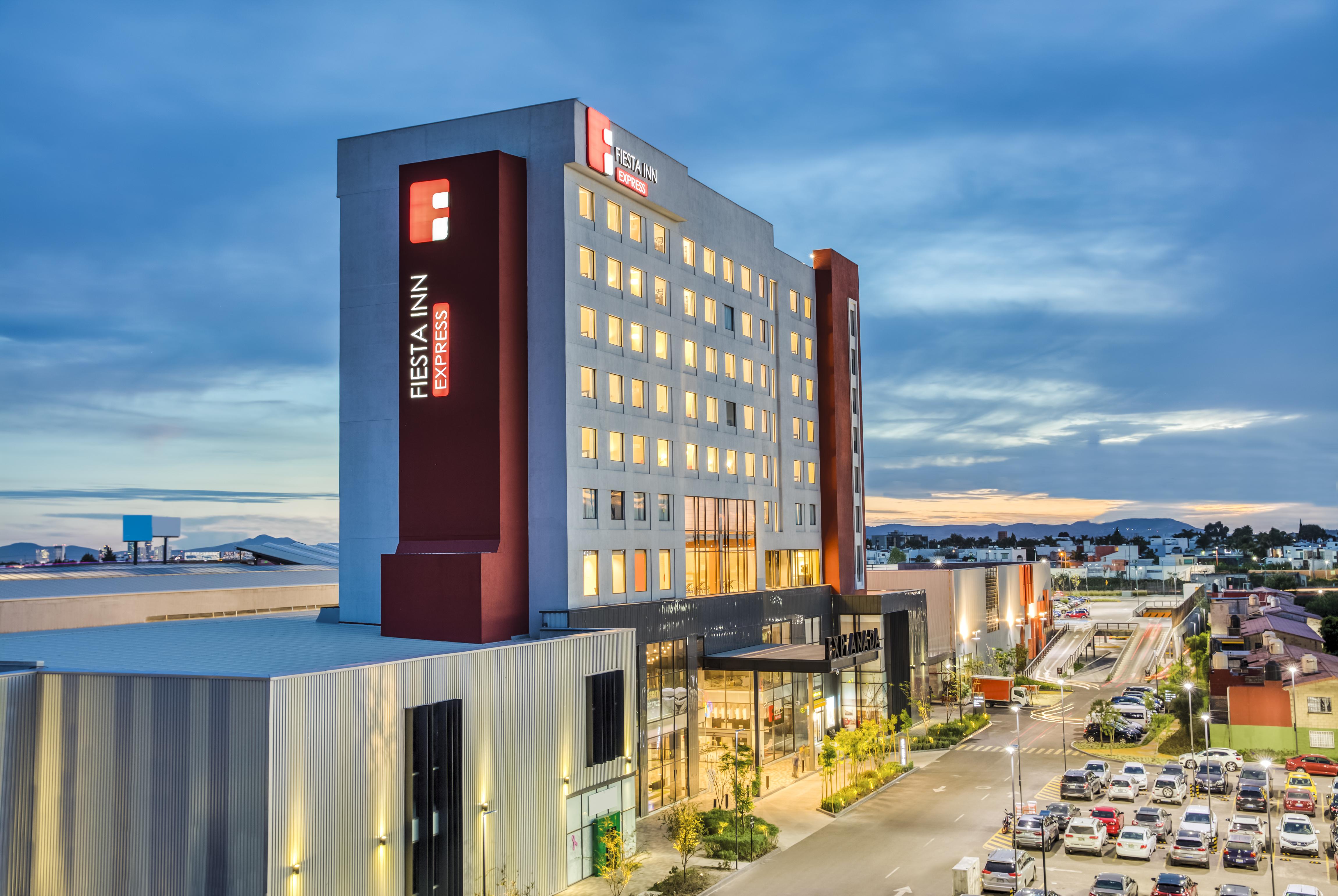 Fiesta Inn Express Puebla Explanada Eksteriør billede