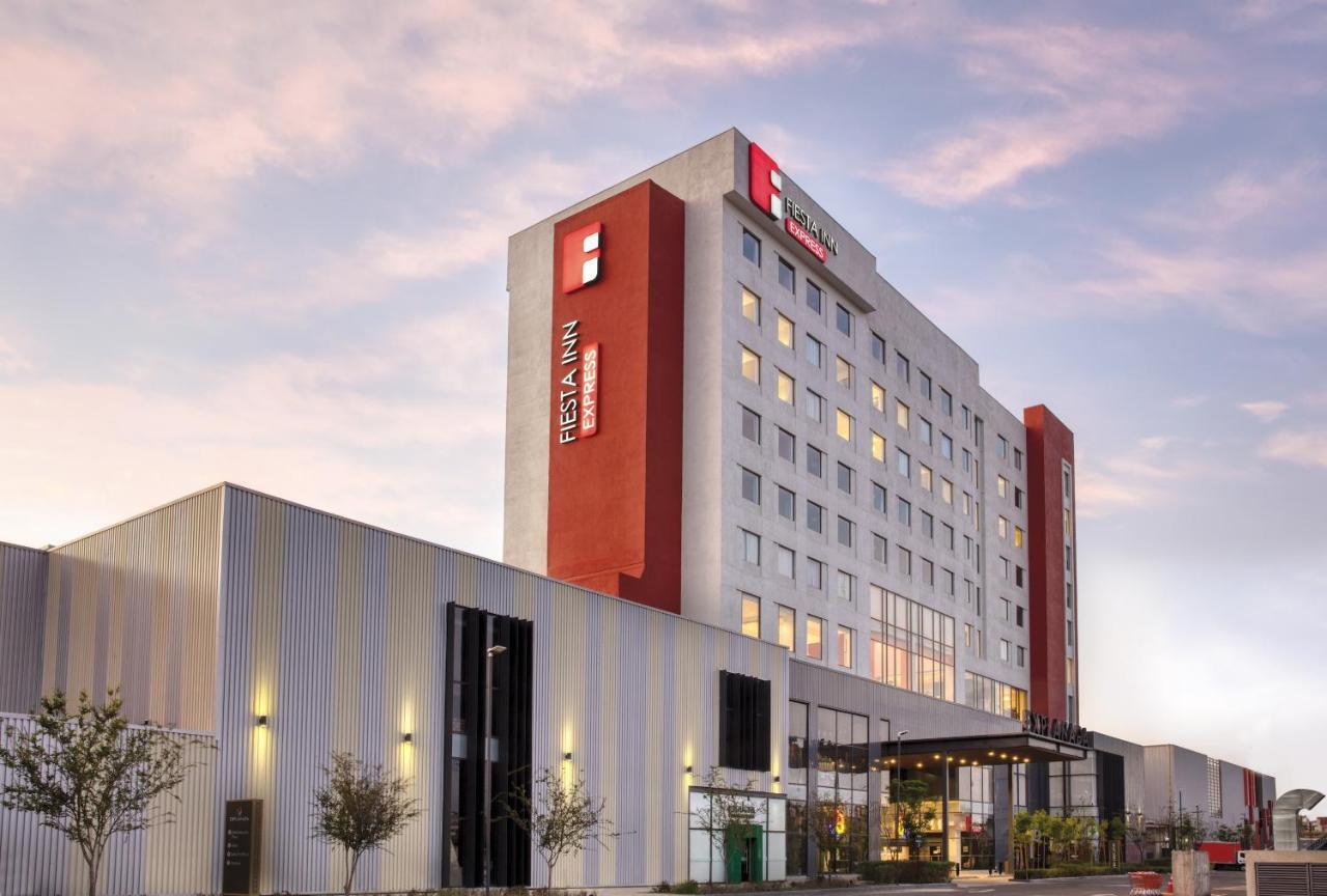 Fiesta Inn Express Puebla Explanada Eksteriør billede